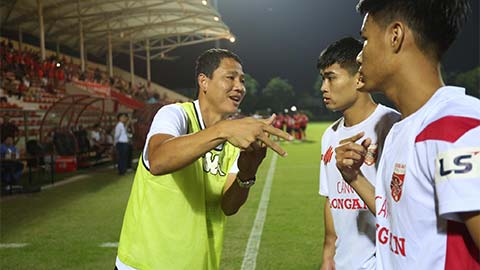 Giảng hạng Nhất QG 2022: Đội bóng cựu tiền đạo ĐT Việt Nam gây sốc
